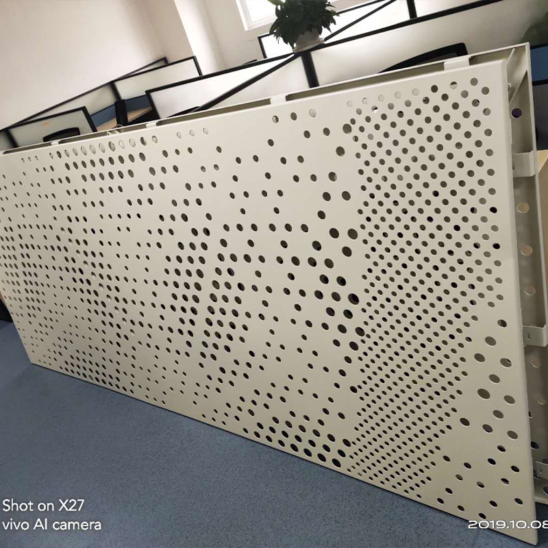 定制渐变大小孔铝板.jpg